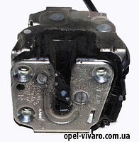 Замок дверей правий бік механічний Renault Master 3 2010- 825020011R