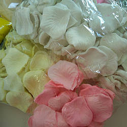 Штучні пелюстки троянд (500 г)