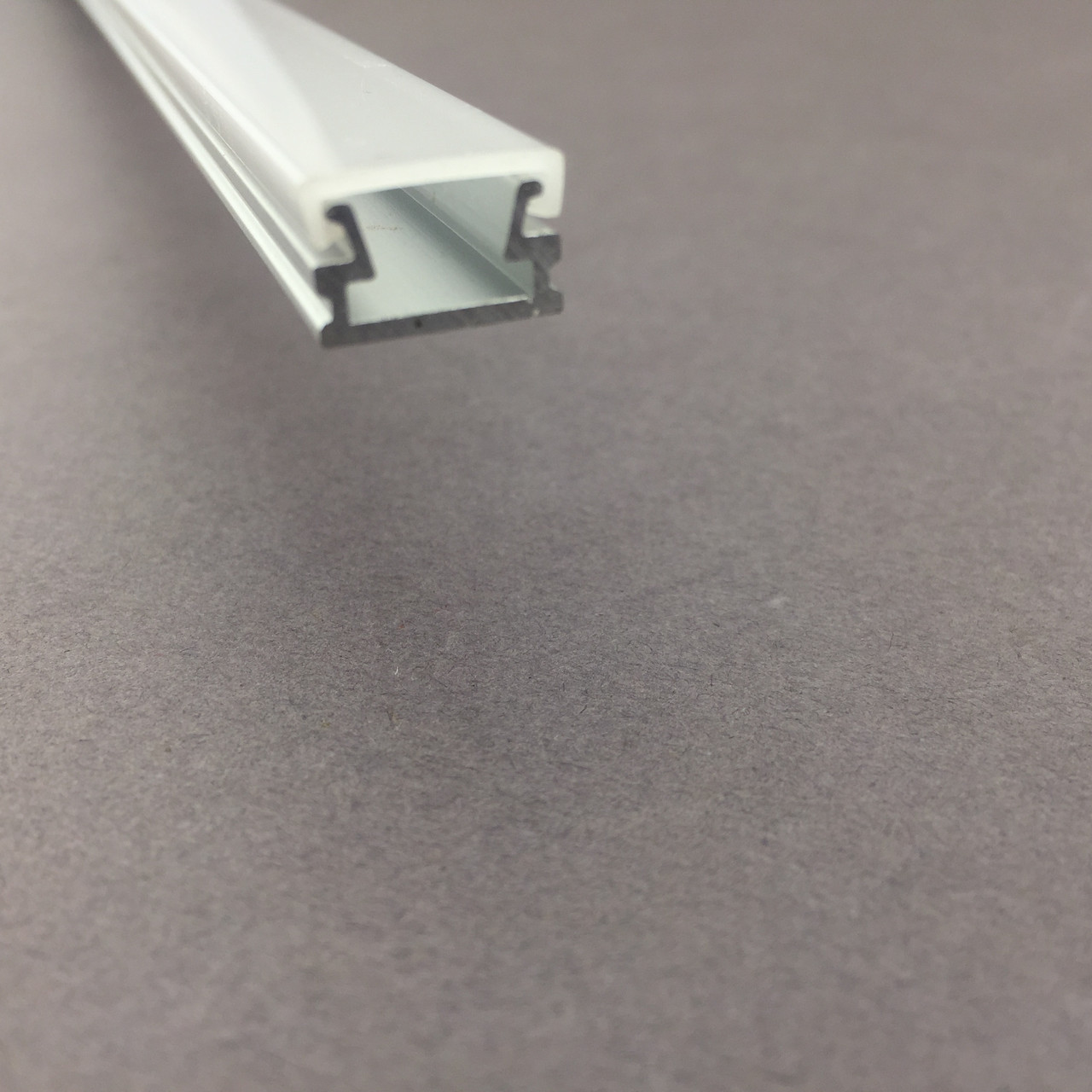 LED профіль вузький 12х8 мм для світлодіодної стрічки з розсіювачем