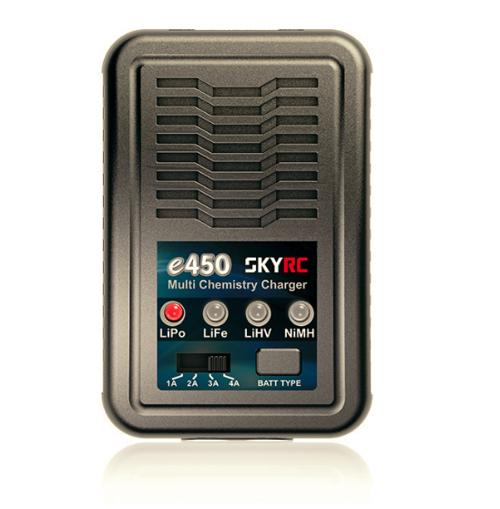 E450 Багатофункціональний зарядний пристрій 2-4s LiPo/LiHV — 6-8s NiMH. Вихідна потужність — 4 A 50 Вт