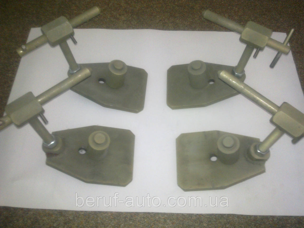 Комплект із 4 затискачів Mercedes/BMW, фото 1