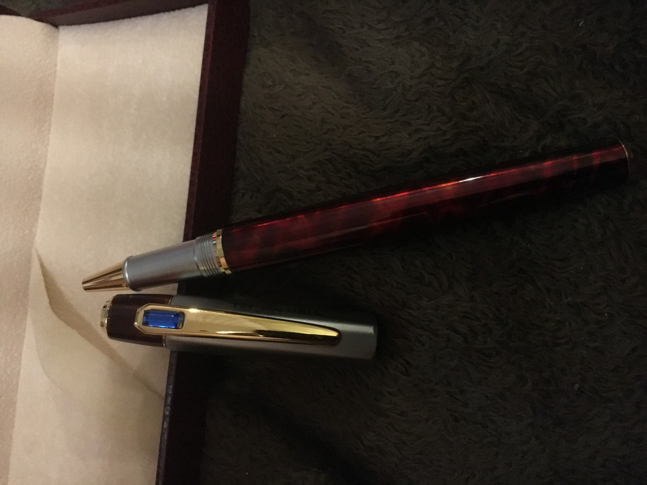 Капілярна ручка з металевою вставкою і лаковим корпусом