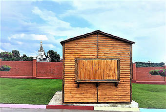 Деревянные киоски в ландшафтном парке в селе Ковалёвка Васильковского района 1