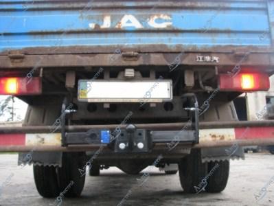 Фаркоп - Jac 1020 Бортовий (2006--) з'ємний на 2 болтах на пластині кований