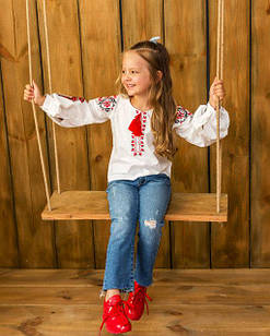 Блуза для дівчинки біла з червоною вишивкою "Жар птиця", дитяча вишиванка з довгим рукавом