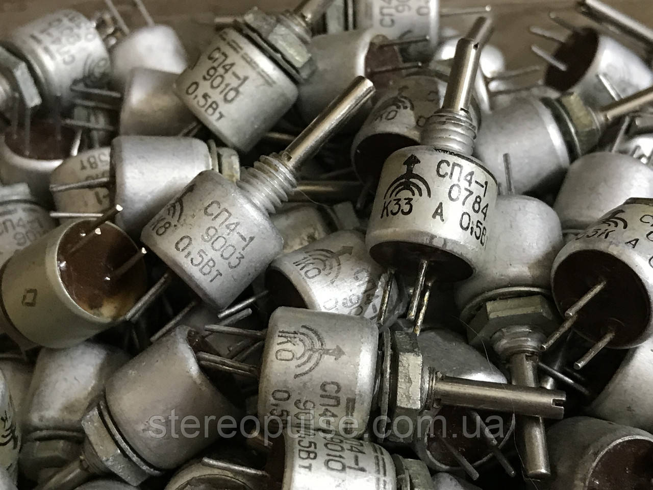 Резистор СП4 -1  0.5вт    1 кОм вал ВС2 - 16(20)