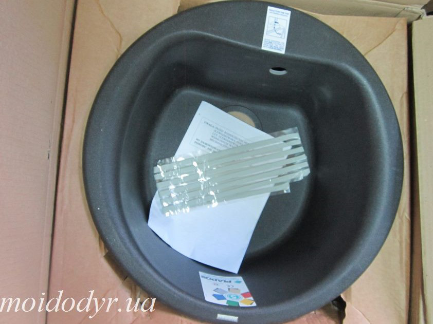 Гранітна кухонна  мийка Plados Atlantic LVT 510 (44 black metallic)