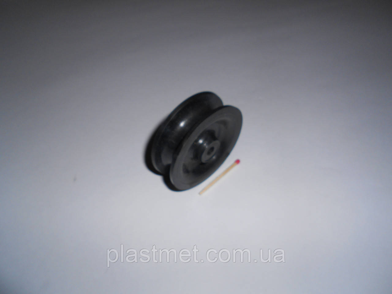 Ролик диаметр 65 мм; отверстие 7 мм; канавка 14 мм пластиковый - фото 1 - id-p60552016