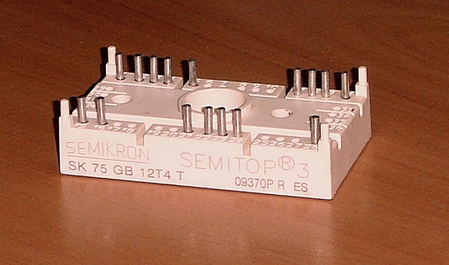 SK75GB12T4T Модуль Semitop 3 (IGBT напівміст + датчик температури)
