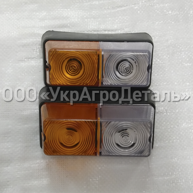 Фонарь тракторный передний ПФ204-371200 (пластик) Фонарь тракторный передний ПФ204-371200 (пластик)