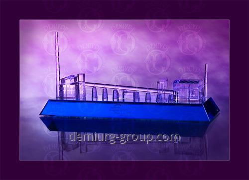 Эксклюзивный сувенир из прозрачного и цветного стекла