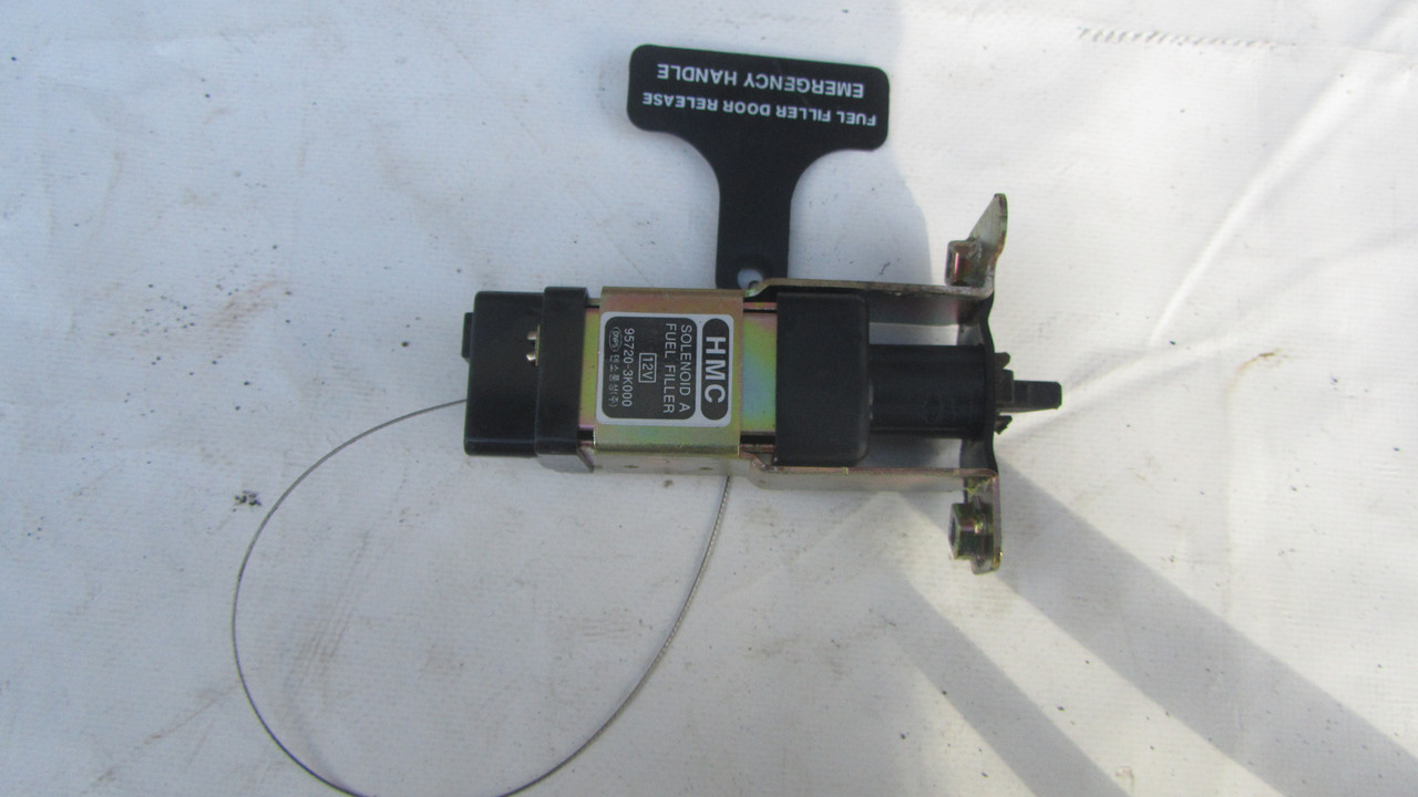Актуатор лючка бензобака Hyundai Sonata NF 2004-2009 957203K000, фото 1
