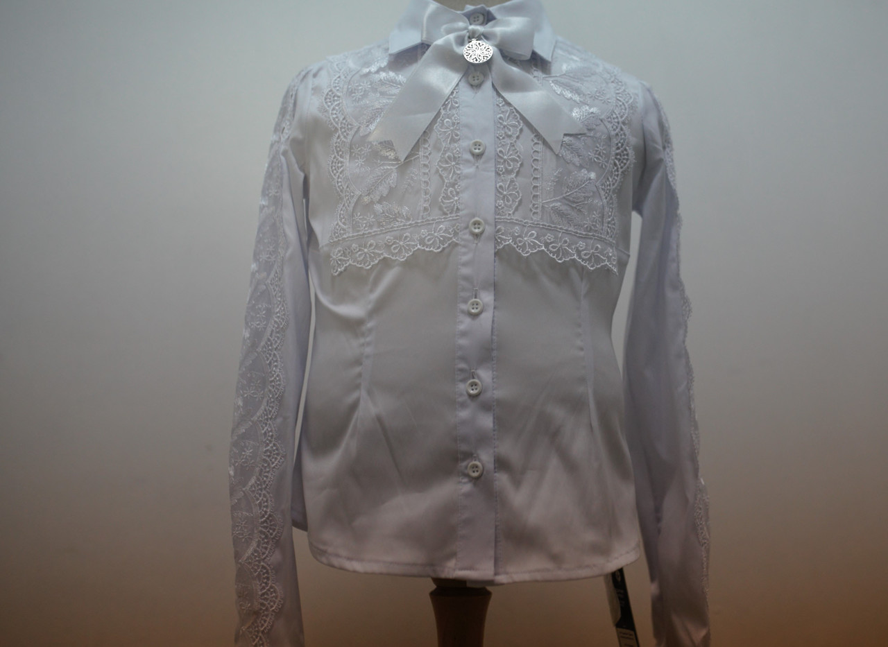 Блуза біла для дівчинки з довгим рукавом і з мереживною кокеткою