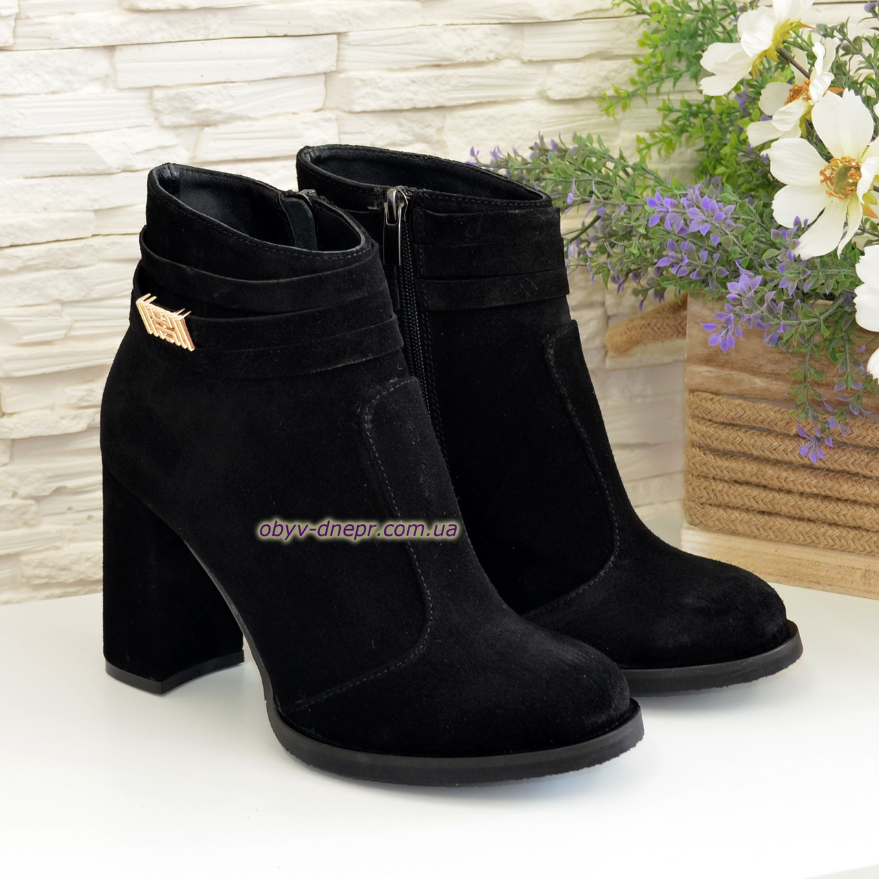 Черевики жіночі замшеві на стійкому каблуці, колір чорний, фото 1