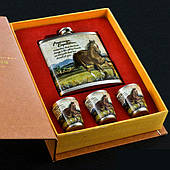 Дорожні фляги та стопки