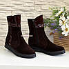 Замшеві черевики жіночі на плоскій підошві, декоровані шкіряними вставками, фото 2