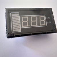 Вольтметр щитовий 12 V (8-16v) DC зі шкалою розряду в% ST534