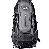 Туристический рюкзак The North Face 60L черного цвета