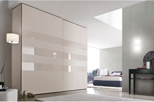 Шафа купе на замовлення зі склом lacobel 1013 на фасаді Zola V114