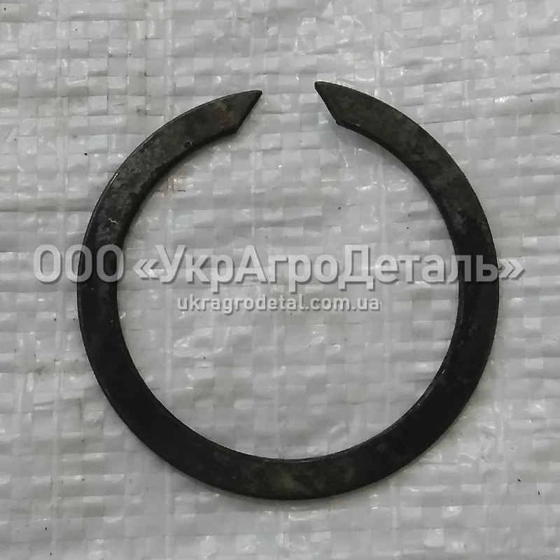 Кільце пружинне 307 підшипника КПП ЮМЗ 40-1701423-А