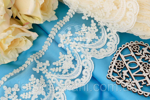 кружево ванильного цвета