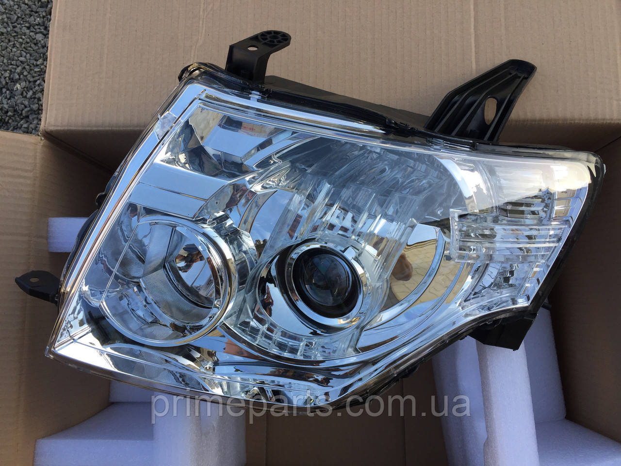 Фара Mitsubishi Pajero Wagon 4 фари Паджерро Вагон 4