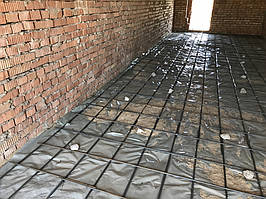 Арматура 10 мм диаметром, шаг армирования - 250 мм.