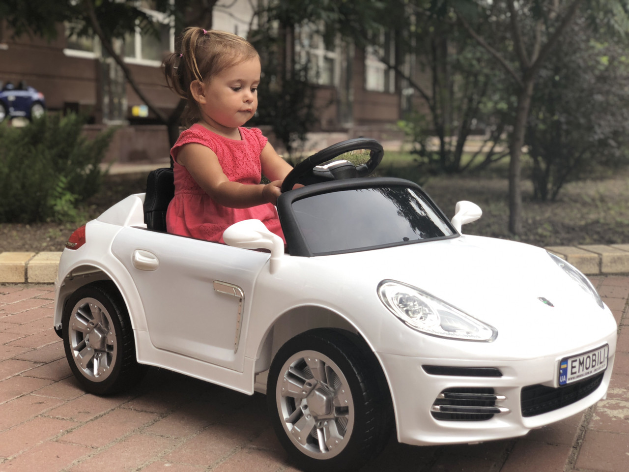 Дитячий електромобіль Porsche Panamera, амортизатори 4 шт., пульт блютуз, шкіряне сидіння, фото 1