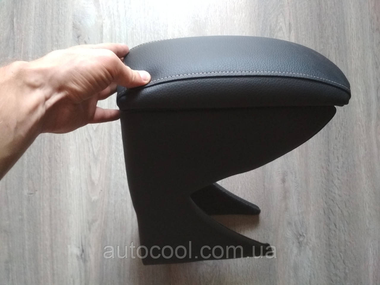 Підлокітник Renault Logan 2013+ р. в. Рено Логан
