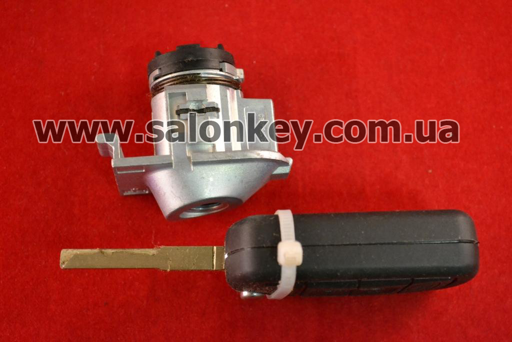 LAND ROVER замок лівих дверей. - фото 1 - id-p61693944