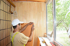 Его легко резать и монтировать.