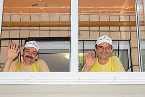 И всё это благодаря нашим мастерам, "золотые руки" которых сделали из небольшого старого балкончика уютное и многофункциональное помещение, на котором приятно находиться в любое время года.