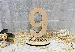 Цифра "9" на підставці, 15см