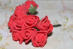 Троянда з фома червона, 2 см (ціна за 12 квіток)
