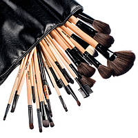 Косметичні кисті і аплікатори