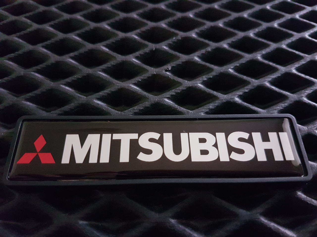 Шильдик логотип для автомобільних килимків