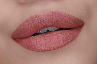 Стійка матова помада Huda Beauty колір Trendersetter