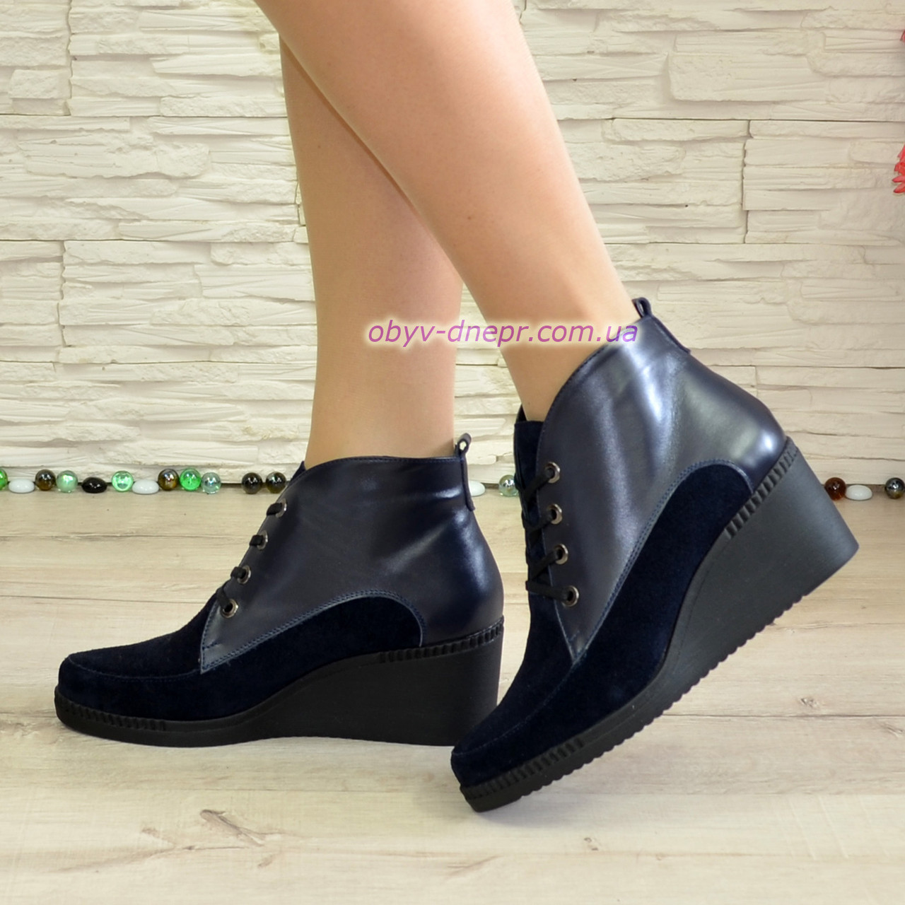 Черевики жіночі на танкетці, з натуральної шкіри та замші синього кольору, фото 1