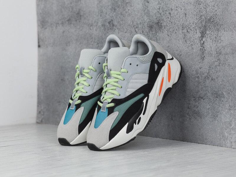 Жіночі кросівки Adidas Yeezy 700 Solid Grey Chalk (Адидас Ізі Буст 700 V2)