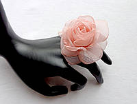 Кільце з рожевою квіткою з тканини ручної роботи "Троянда рожева пантера"