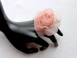 Кільце з рожевою квіткою з тканини ручної роботи "Троянда рожева пантера"