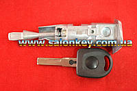 Volkswagen Touareg замок лівих дверей.