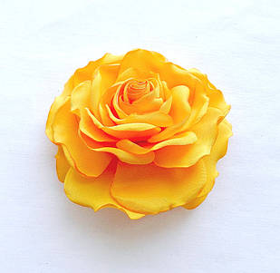 Брошка квітка з тканини ручної роботи "Жовта троянда"