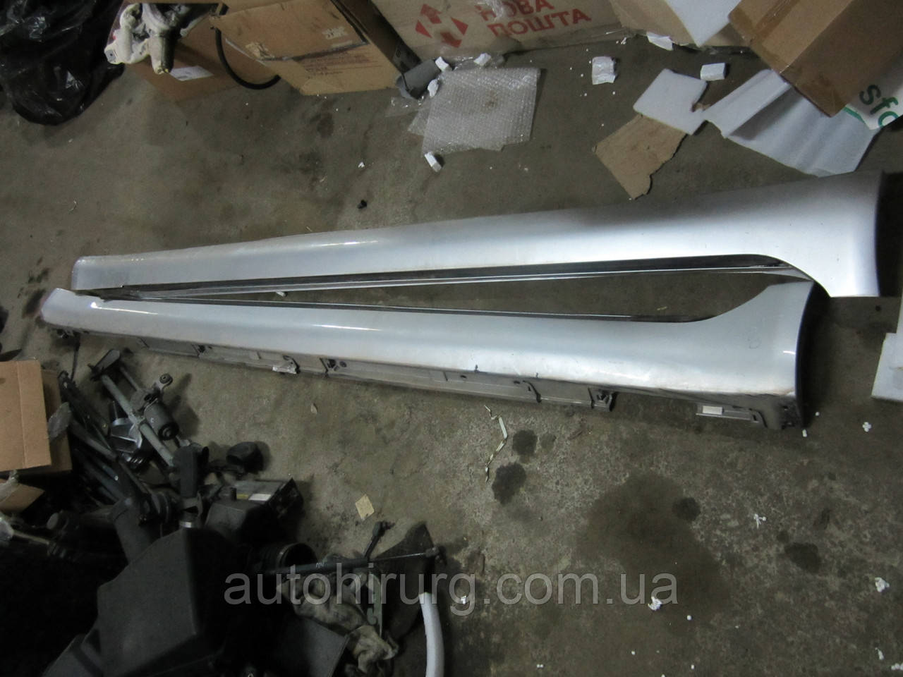 Поріг Lexus LS460