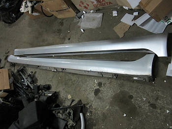 Поріг Lexus LS460