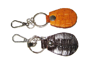 Брелоки зі шкіри крокодила