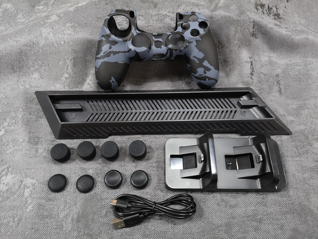 Darius Box V7 - 1 Набір чохол + 8 накладок + підставка + зарядна станція для Playstation 4