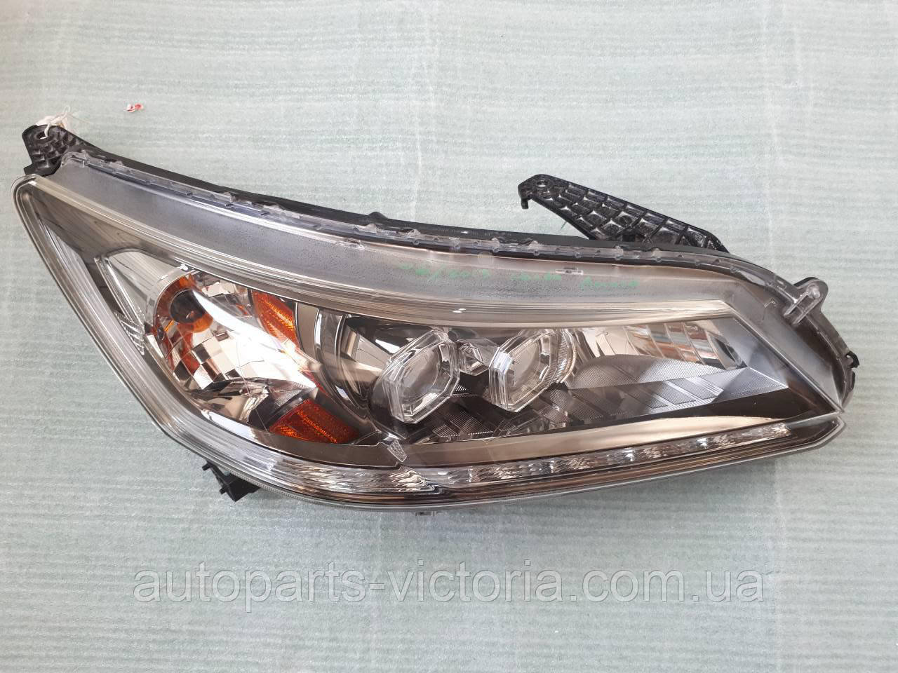 Фара права 33100T3VA51 Honda Accord гібрид USA 14-15 г БУ оригінал