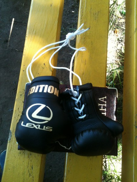 Сувенирные перчатки боксерские для авто сувенир брелок Под заказ в школу бокса 55 - фото 5 - id-p759372511