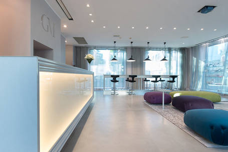 Меблі для салону (вітрини, лабораторії, ресепшени, крісла та дивани для очікування)